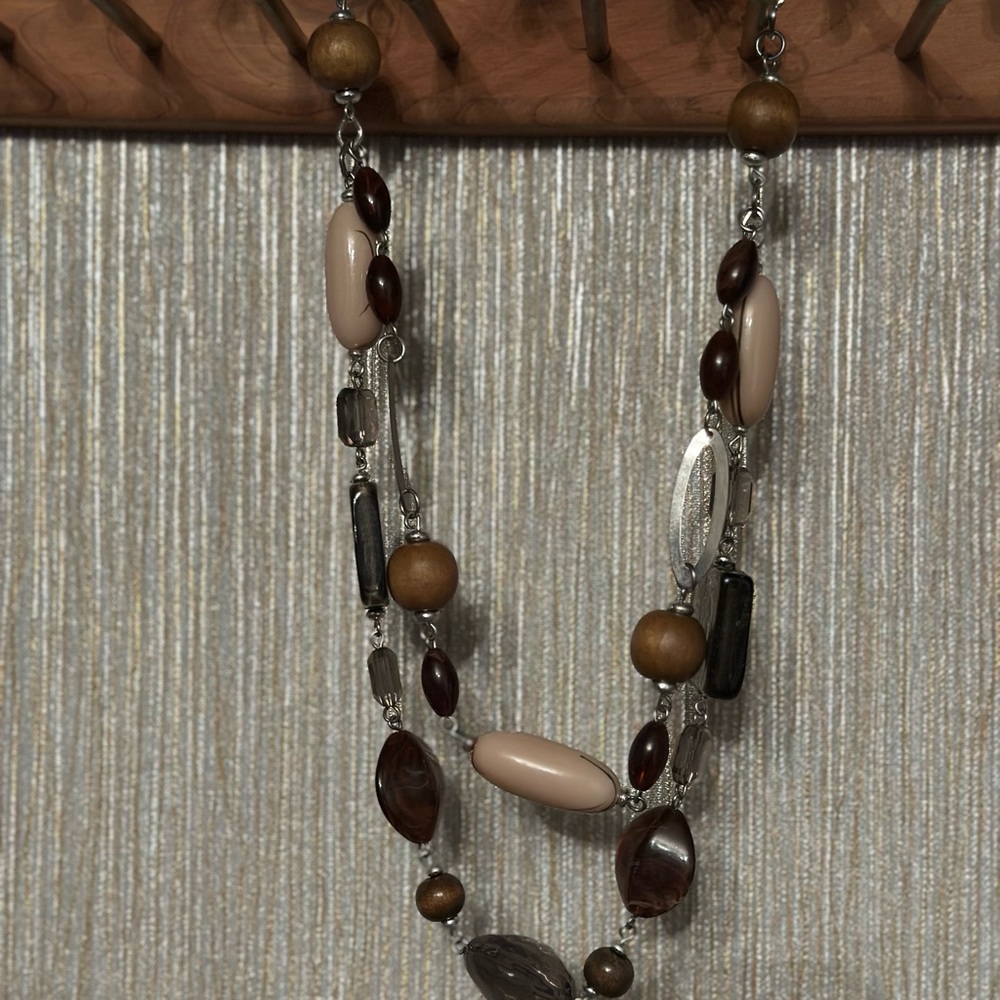 8 Necklaces & 7 Earrings - Picture 9 of 9